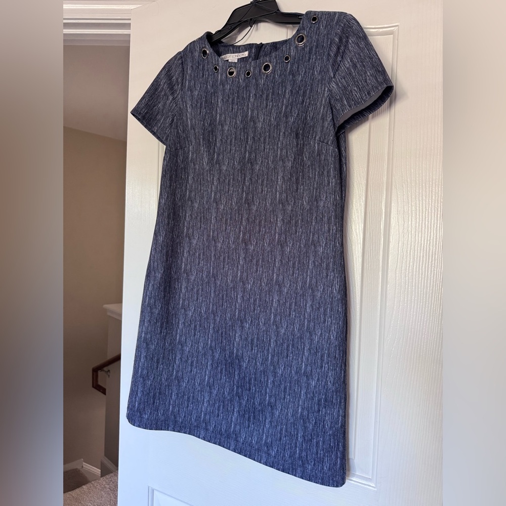 Maggy London Navy Heathered Short-Sleeve Shift Dress with Grommet Detail